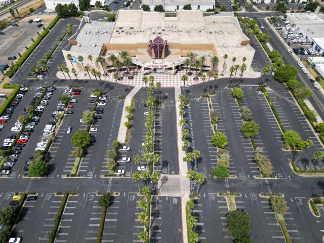 what-the-commercial-real-estate-industry-can-learn-from-tesla-2, 9122194,